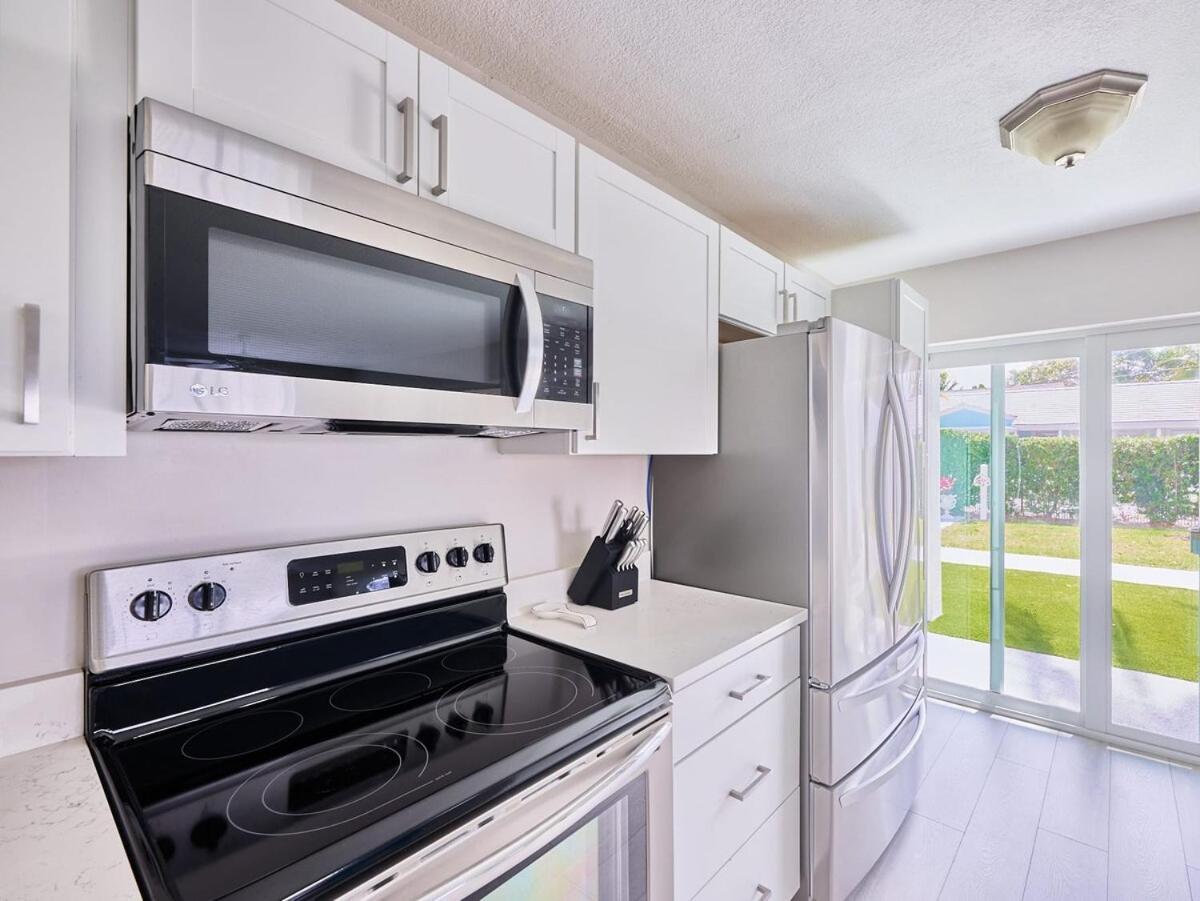 Grand 2 Bedroom On The Intracoastal Ривьера-Бич Экстерьер фото