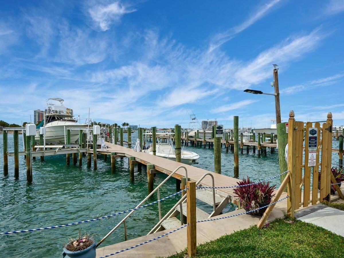 Grand 2 Bedroom On The Intracoastal Ривьера-Бич Экстерьер фото