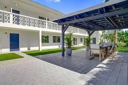 Grand 2 Bedroom On The Intracoastal Ривьера-Бич Экстерьер фото